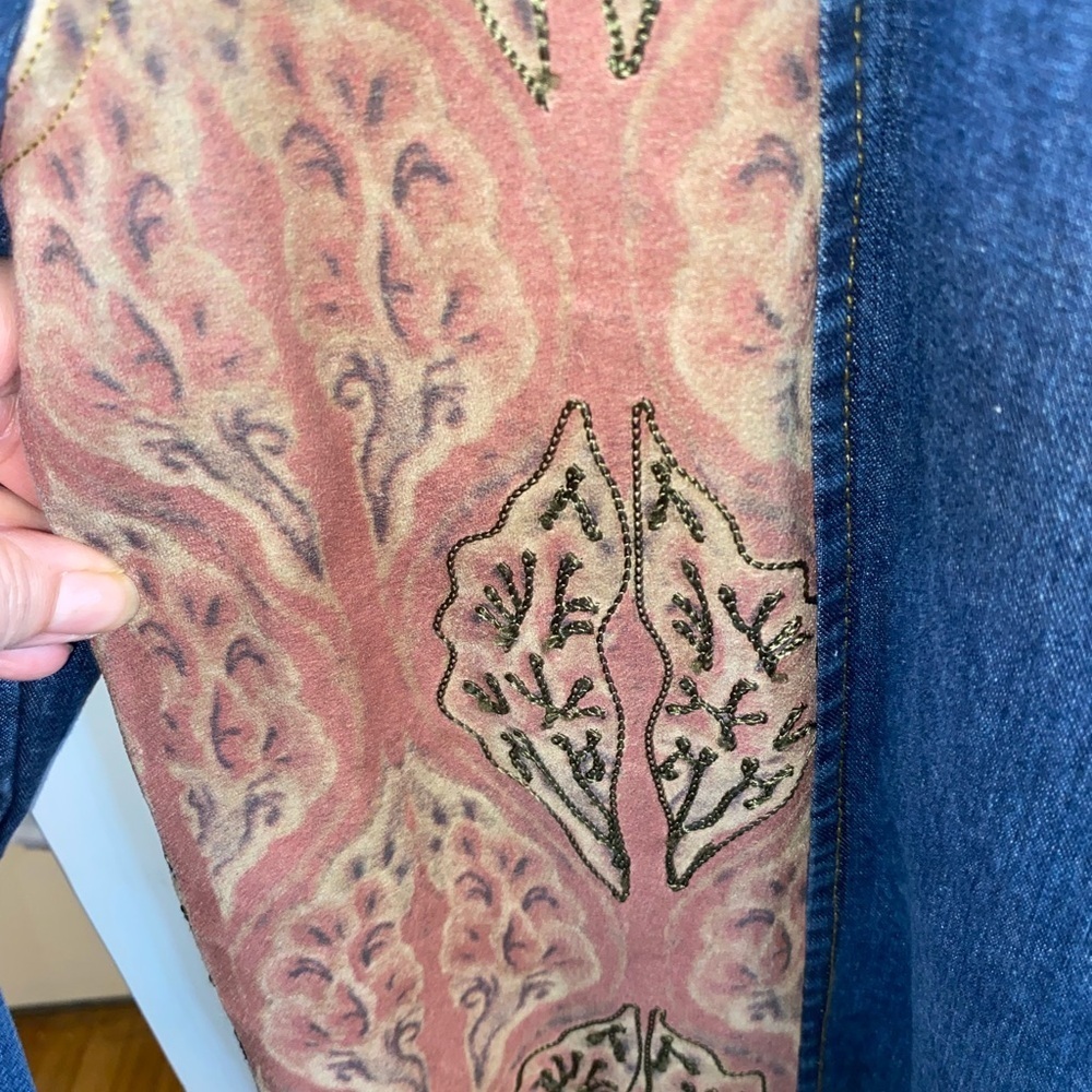 Vintage 90s Chico's Jean jacket suede panels Embroidery Beaded Asian Geisha - Picture 11 of 16